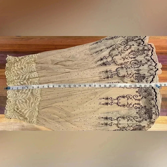 Knit skirt with lace overlay - Picture 8 of 8